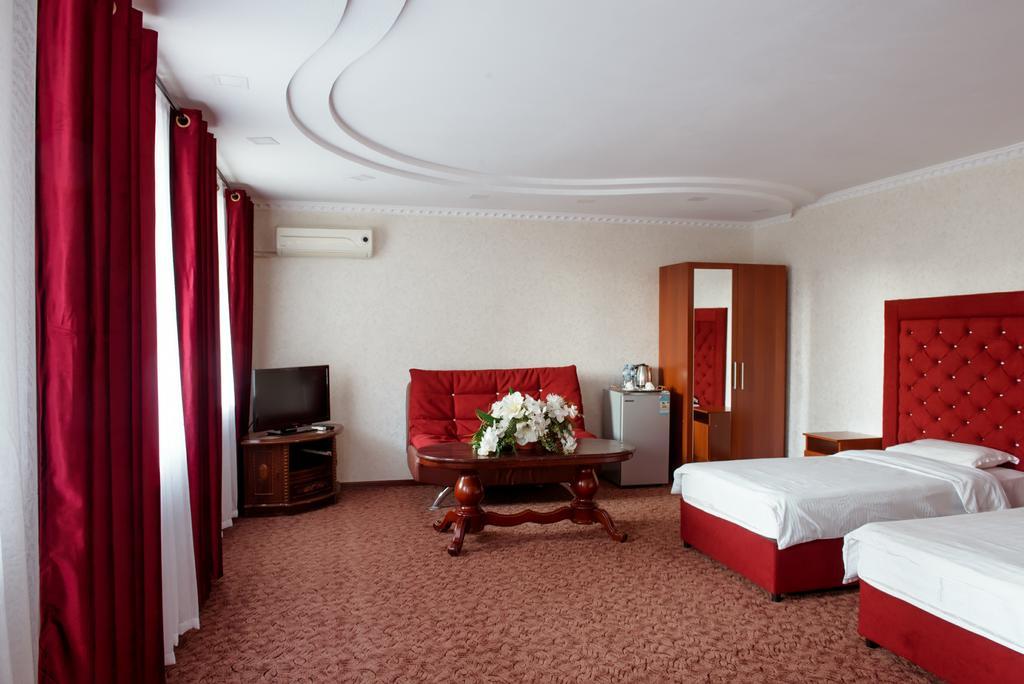 Grand Hotel Bischkek Exterior foto